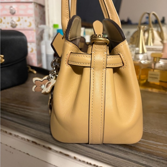 Coach Empire 26 - Picture 4 of 9